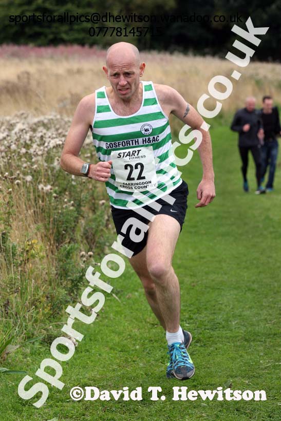 Senior mens relay Sunderland Harriers Open Cross Country. Photo: David T. Hewitson/Sports for All Pics